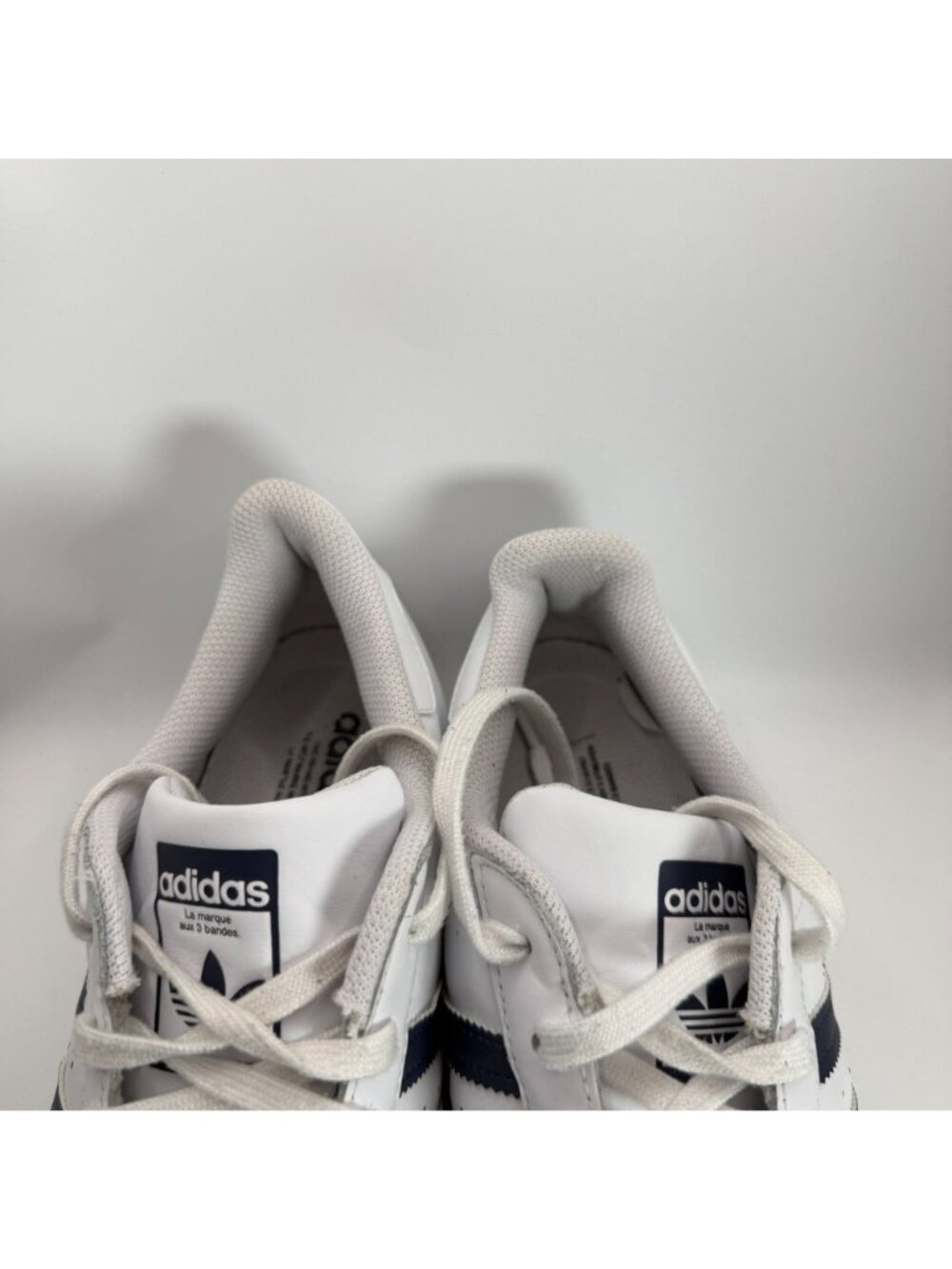 Adidas Superstar White & Navy Mens Sneakers Size 11 Classic Leather Shoes - Picture 3 of 8